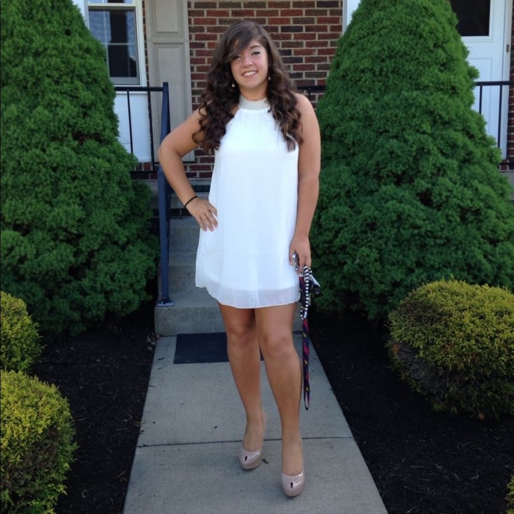 Beautiful white dress!